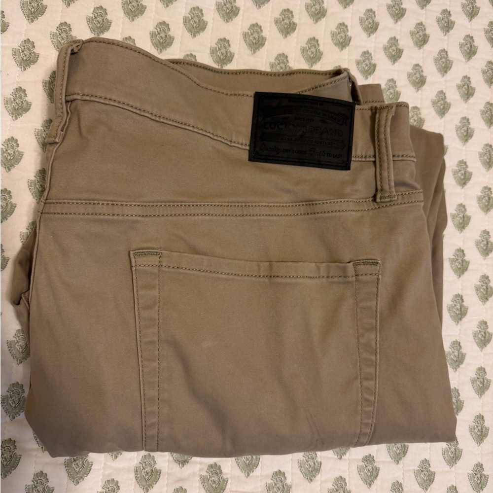 Lucky Brand Men's Tan Chino Pants